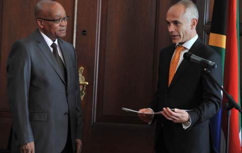 President Zuma receives letters of credence from Daniel Ruben Castillos Gomez of the Oriental Republic of Uruguay. Source: GCIS