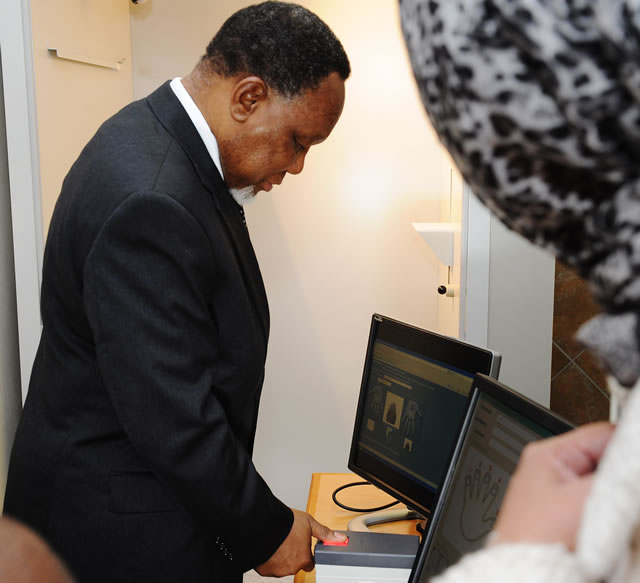 Deputy President Kgalema Motlanthe applies for a Smart Identity Card at Byron House in Pretoria ahead of the official launch on Nelson Mandela Day. Source: GCIS