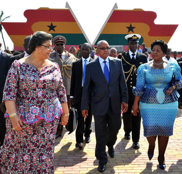 President Zuma and the SA delegation at a tour of Kwame Nkrumah Memorial Park. Source: GCIS