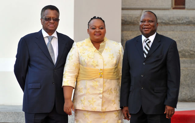 National Assembly Speaker Max Sisulu, Nompumelelo MaNtuli Zuma and NCOP chairman Mninwa Mahlangu. Source: GCIS