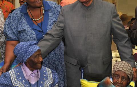 One of the oldest people in the country, 130-year-old Johanna Ramatse and her 95-year-old daughter Welheminah Phiri at the launch of the Older Persons Week. Source: GCIS