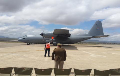 Aircraft C-130, carrying Madiba's remains, lands at Mthatha Airport. Source: SAnews