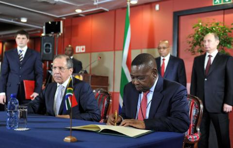 Higher Education and Training Minister Blade Nzimande and Russian Foreign Minister Sergei Lavron sign a MoU on mutual recognition of educational qualification and academic degrees at the Durban ICC. 