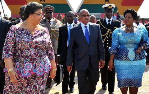 President Zuma and the SA delegation at a tour of Kwame Nkrumah Memorial Park. Source: GCIS