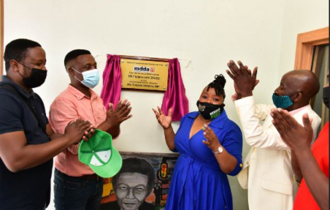 Deputy Minister in the Presidency, Thembi Siweya, together with the MDDA, officially launched the Ukhahlamba Community Radio and unveiled a state-of-the art studio.
