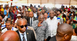 President Ramaphosa greets citizens.