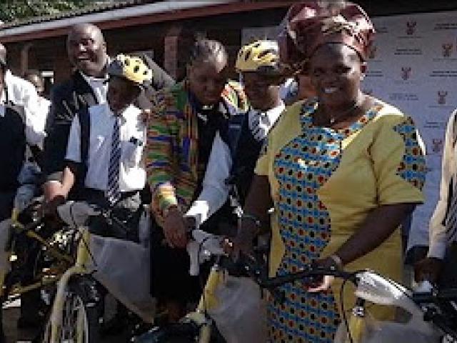 Minister Faith Muthambi hands over bicycles to learners of Kwambonambi 