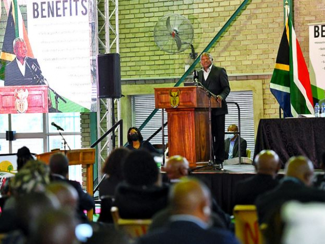 Deputy President engages military veterans in Western Cape