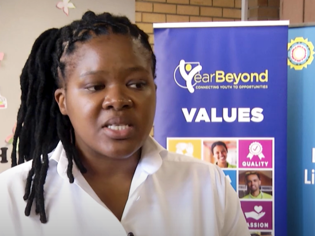 Deputy Minister in the Presidency Nonceba Mhauli conducts a site visit to Delft Library