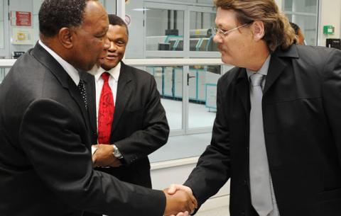 Minister of Home Affairs Naledi Pandor, Deputy President Kgalema Motlanthe and Chief executive Officer of GPW Prof. Anthony Mbewu inspecting equipment to be used for producing Smart Identity Cards at Government Printing Works in Pretoria ahead of the official launch on Nelson Mandela Day. Source: GCIS