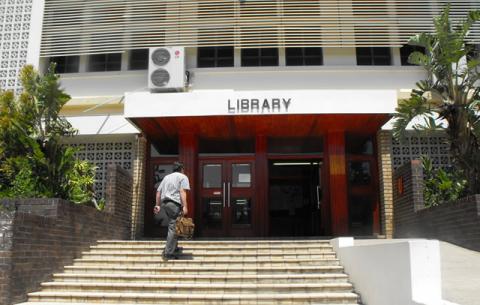 Mandela and ANC stalwart Oliver Tambo were expelled from the University of Fort Hare for taking part in a student protest. Source: SAnews