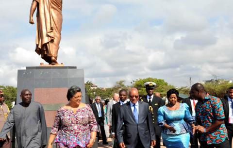 President Zuma and the SA delegation at a tour of Kwame Nkrumah Memorial Park. Source: GCIS