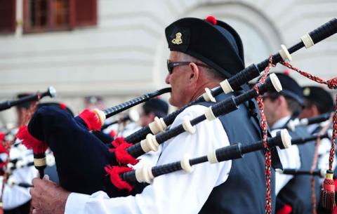 South African National Defence Force rehearsing outside Parliament ahead of the State of the Nation Address by President Jacob Zuma. Source: GCIS