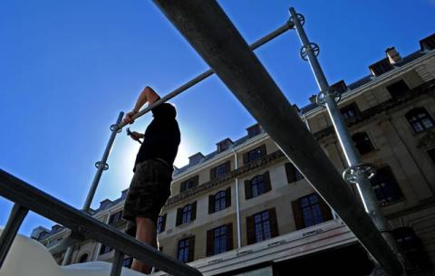 Workers making final preparations ahead of the State of the Nation Address by President Jacob Zuma in Parliament. Source: GCIS