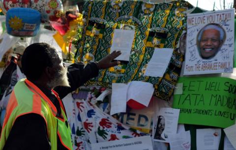 Messages of support for Former President Nelson Mandela at Medi-Clinic in Pretoria. Source: GCIS