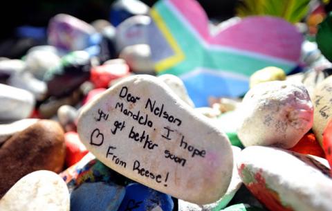 Messages of support for Former President Nelson Mandela at Medi-Clinic in Pretoria. Source: GCIS