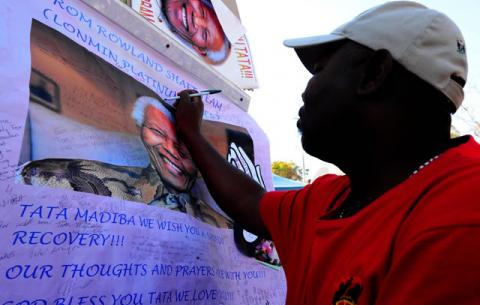 Messages of support for Former President Nelson Mandela at Medi-Clinic in Pretoria. Source: GCIS