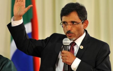 Economic Development Minister Ebrahim Patel being sworn in by Chief Justice Mogoeng Mogoeng. Source: GCIS