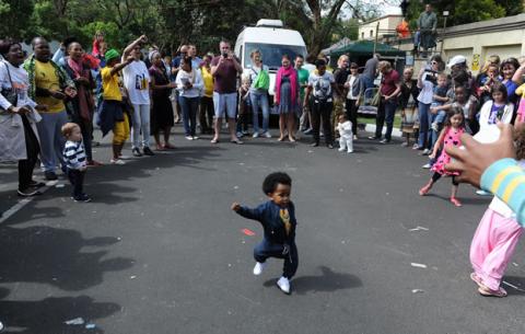South Africans from all walks of life and ages came to lay flowers and show their support outside Madiba’s house in Houghton. Source: GCIS