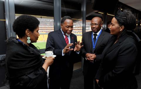 Former Deputy President Phumzile Mlambo-Ngcuka, Deputy President Kgalema Motlanthe, Bulelani Ngcuka and Gugu Mtshali. Source: GCIS