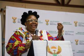 Minister Majodina.