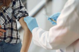 Aspen to dispatch 300 000 J&J vaccines for teachers
