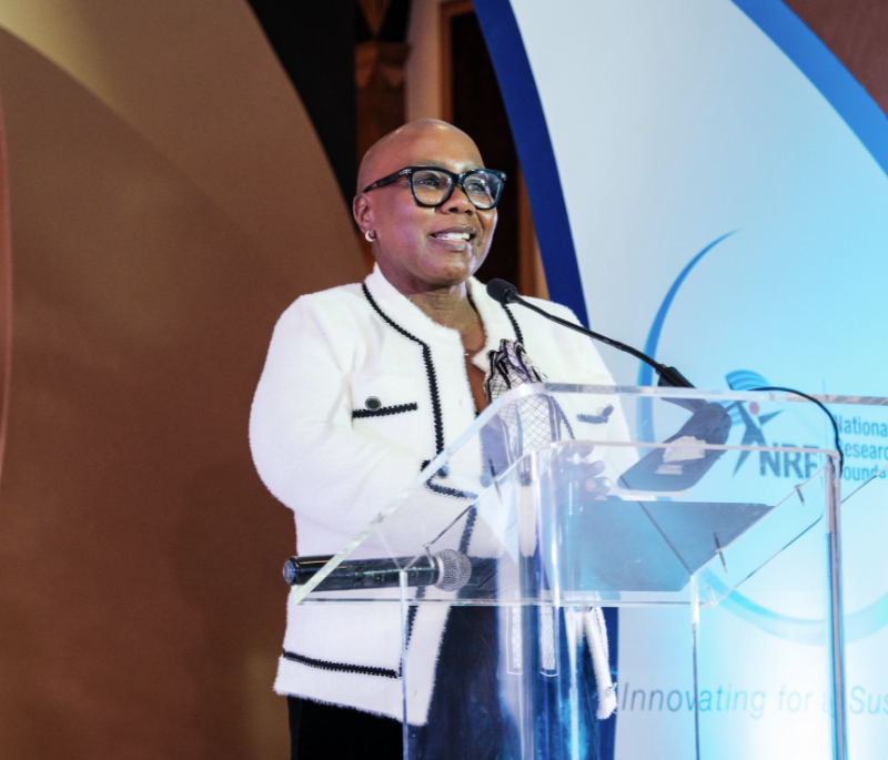Dr Nomalungelo Gina