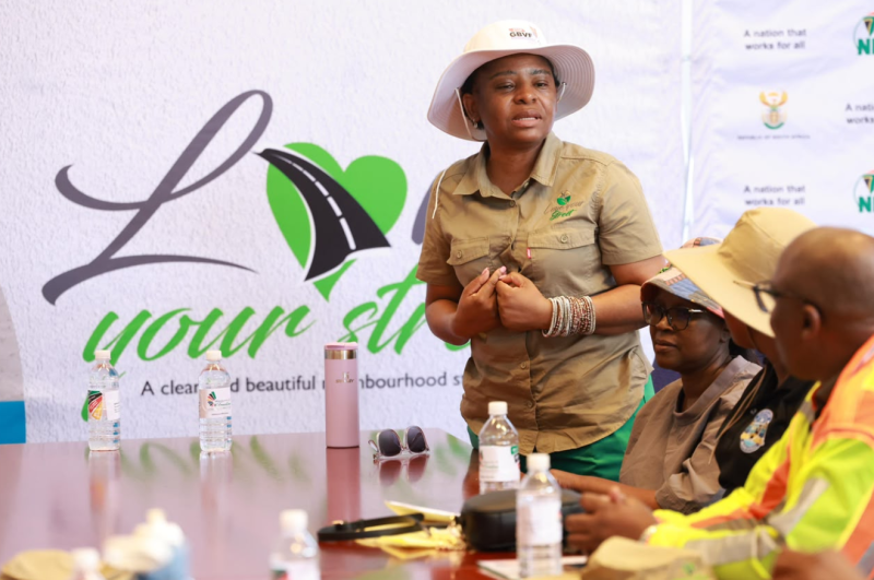 Minister Ntshavheni.