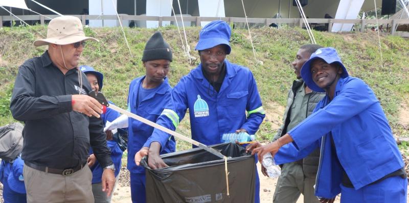 Clean up of Durban mangrove site