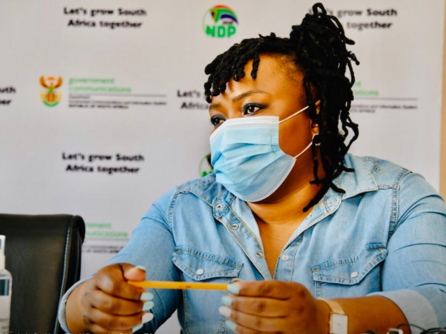 Deputy Minister visits Tshwane TV