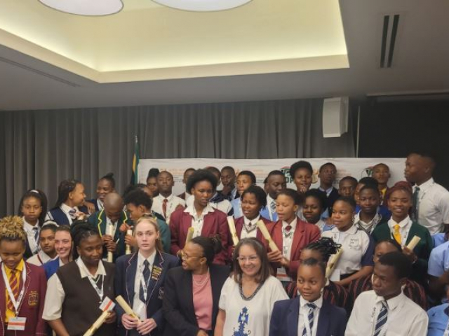 Minister De Lille hands over built environment bursaries to matriculants.