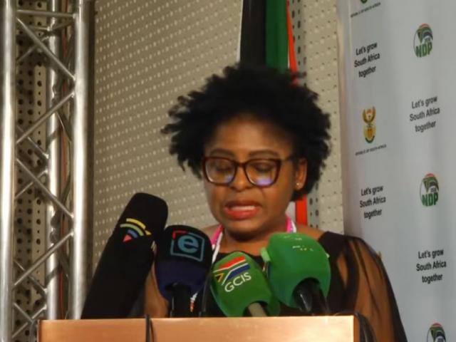 Minister Ntshavheni briefs media.